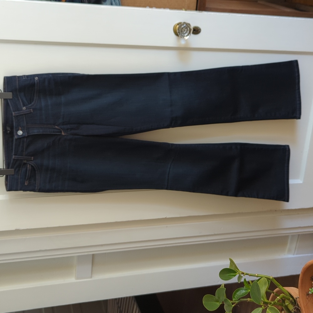 Joe's booty fit straight leg jeans size 31 great condition